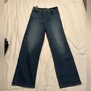 Levi’s Ribcage Straight Ankle Jeans